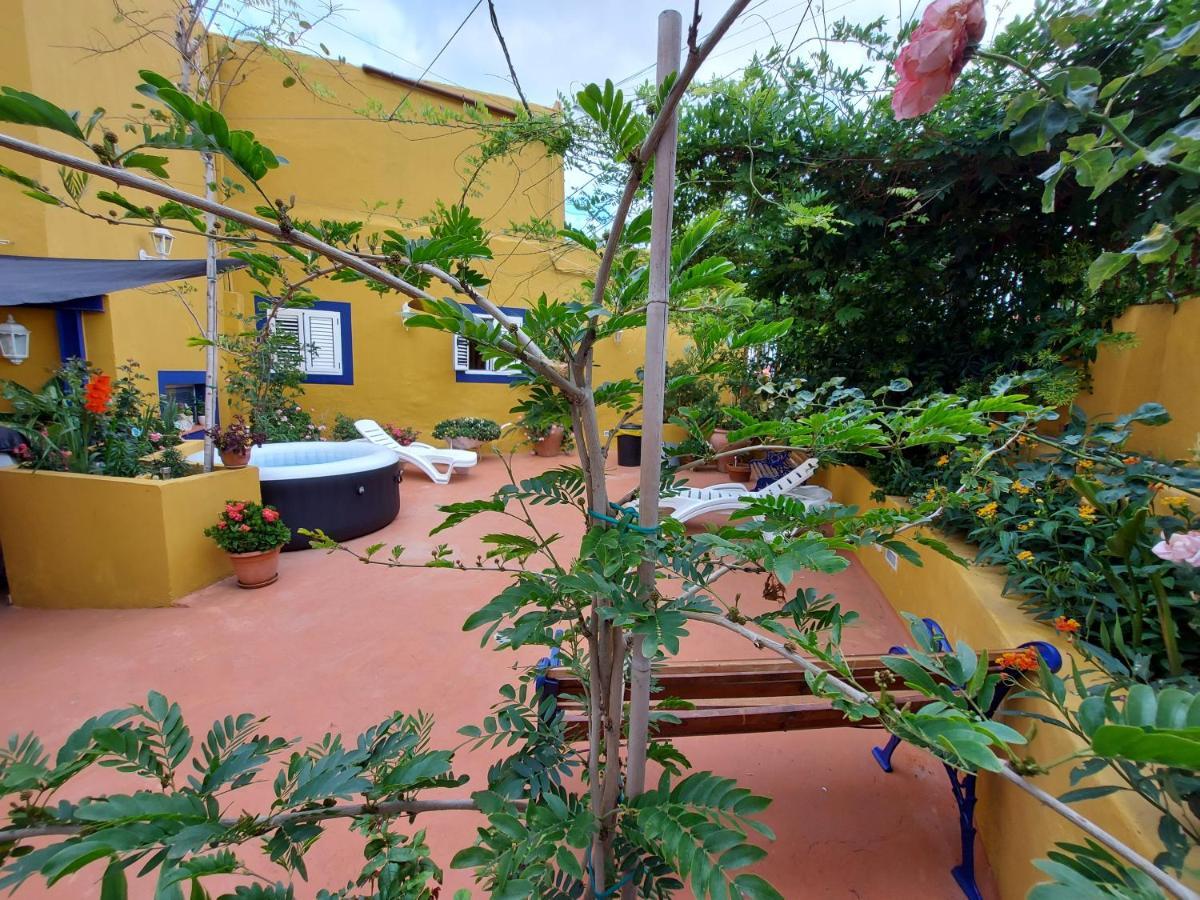 Casa Maestro Lelo – Acogedora Casa Rural Canaria Con Patios Y Jardines De Flores Las Palmas de Gran Canaria Exterior foto